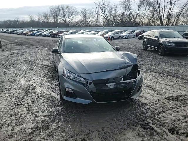 2022 Nissan Altima - Image 13
