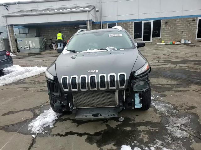 2017 Jeep Grand Cherokee - Image 11