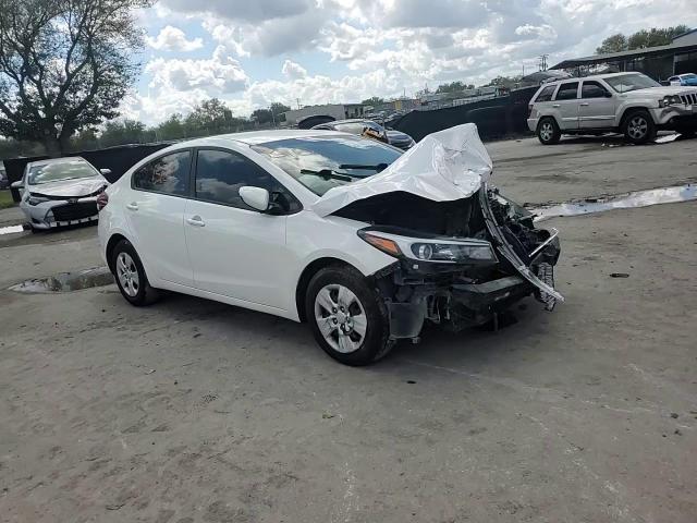 2017 Kia Forte - Image 10