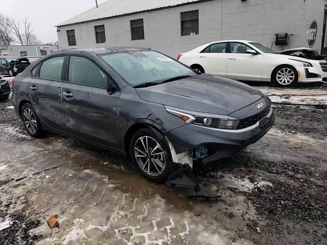 2024 Kia Forte - Image 14