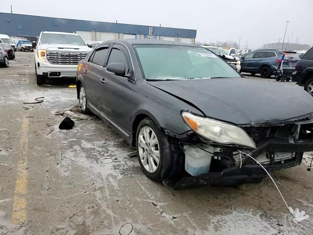 2012 Toyota Avalon - Image 11