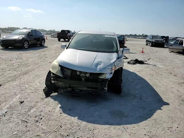 2009 Nissan Versa - Image 11