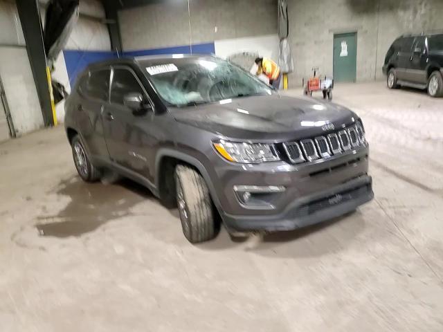 2019 Jeep Compass - Image 15