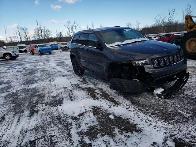 2018 Jeep Grand Cherokee - Image 12
