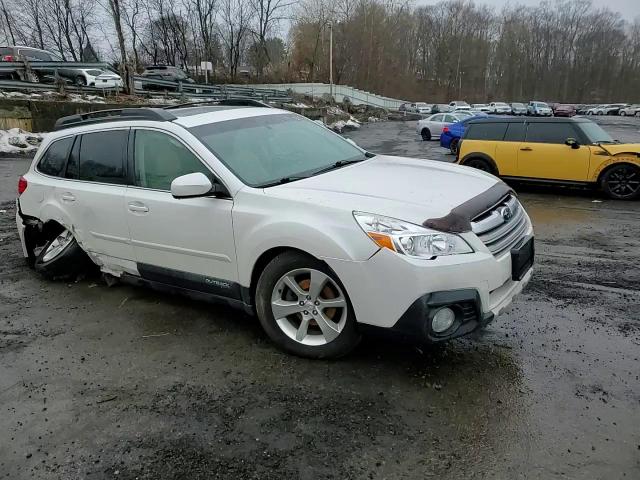 2014 Subaru Outback - Image 12