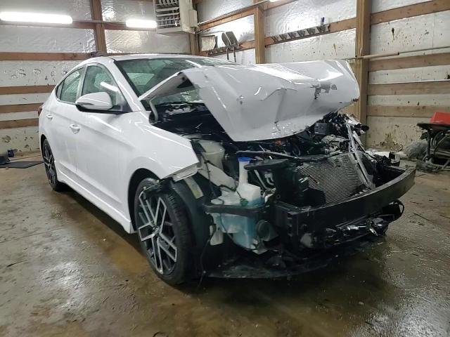 2019 Hyundai Elantra - Image 13