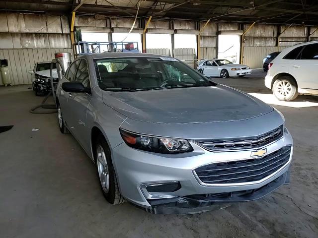 2016 Chevrolet Malibu - Image 11