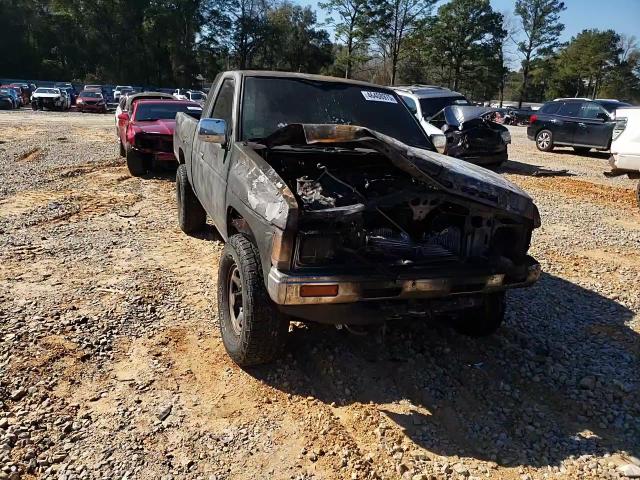 1992 Nissan Titan - Image 10
