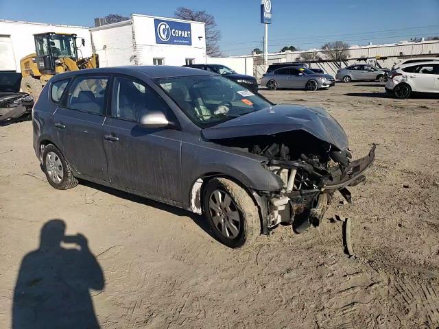 2011 Hyundai Elantra - Image 11