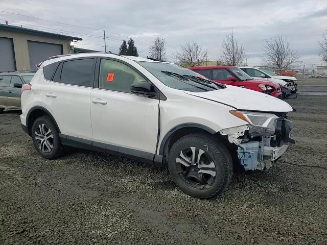 2018 Toyota RAV 4 - Image 12