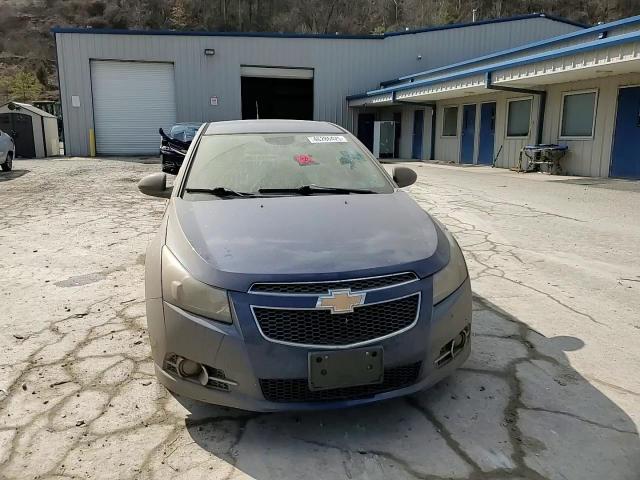 2013 Chevrolet Cruze - Image 11