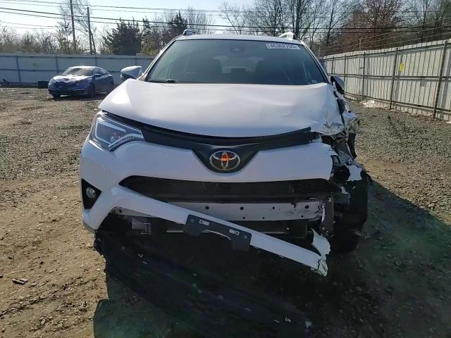 2018 Toyota RAV 4 - Image 12