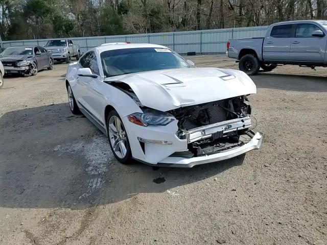 2020 Ford Mustang - Image 10