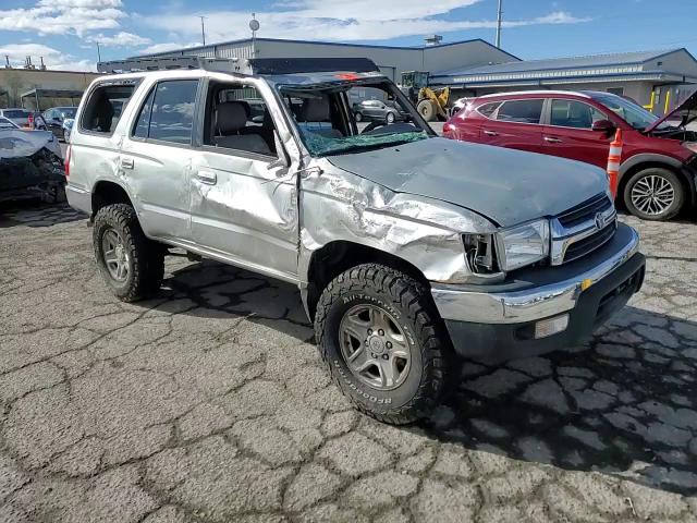 2002 Toyota 4Runner - Image 12