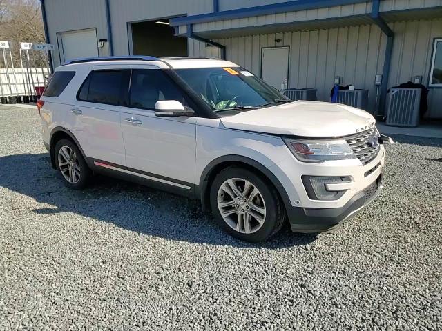 2016 Ford Explorer - Image 11