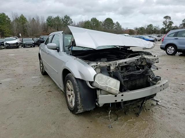 2006 Chrysler 300 - Image 10