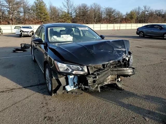 2017 Volkswagen Passat - Image 10