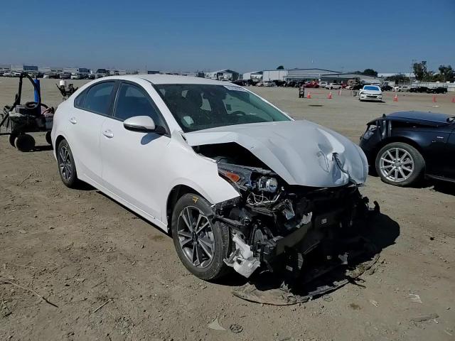 2024 Kia Forte - Image 11