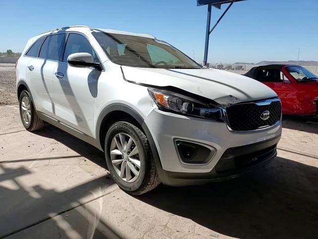 2017 Kia Sorento - Image 12