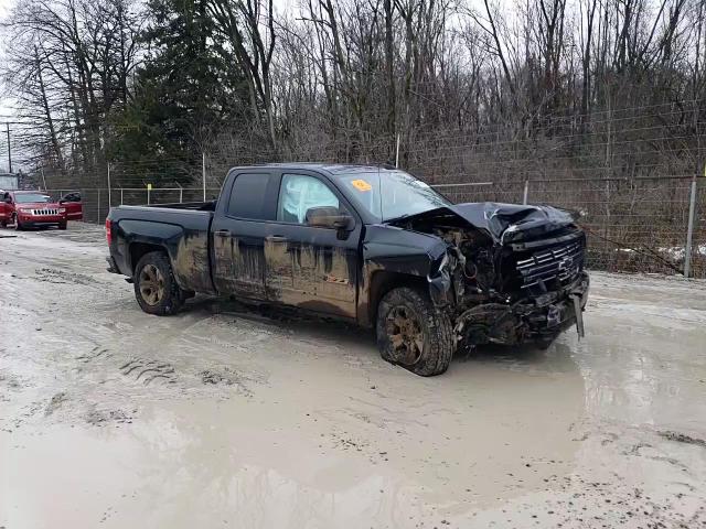 2015 Chevrolet Silverado - Image 11