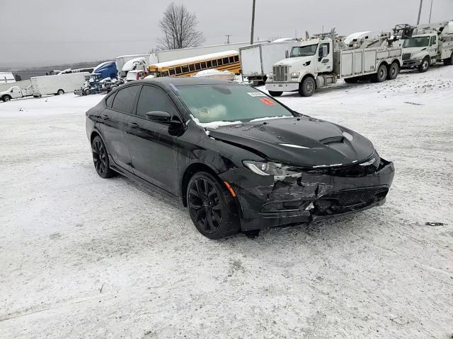 2015 Chrysler 200 - Image 13