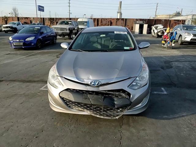 2012 Hyundai Sonata - Image 11
