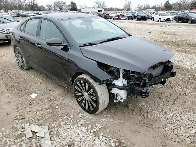 2023 Kia Forte - Image 11