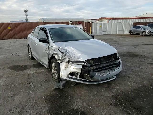 2015 Volkswagen Jetta - Image 11