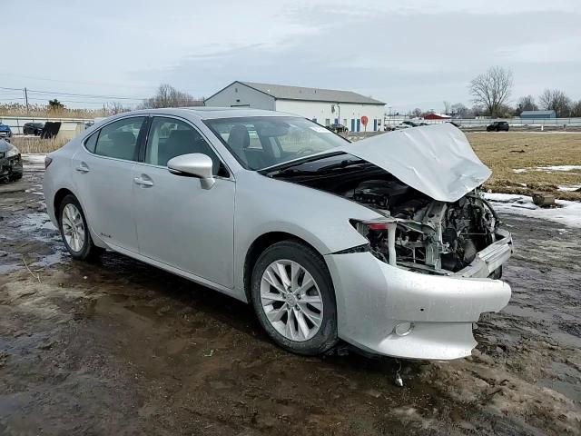 2014 Lexus ES - Image 10
