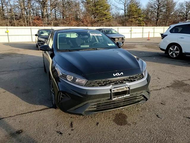 2024 Kia Forte - Image 11