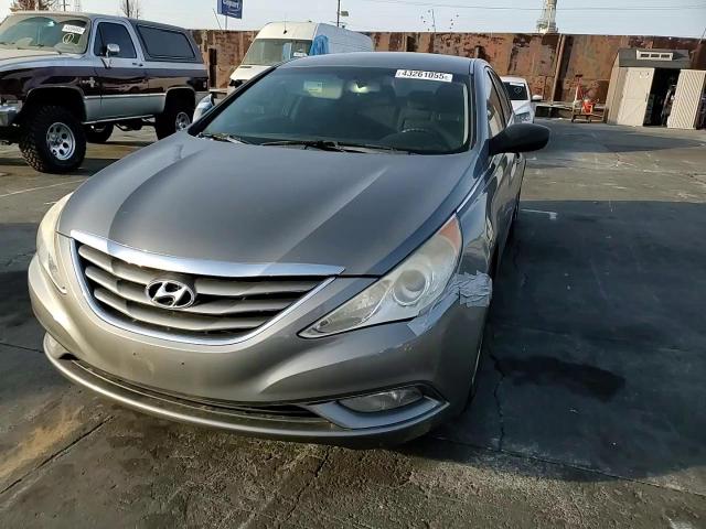 2013 Hyundai Sonata - Image 10