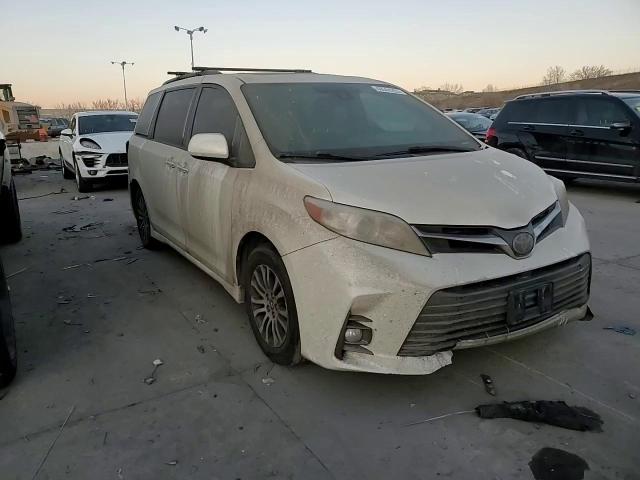 2018 Toyota Sienna - Image 15