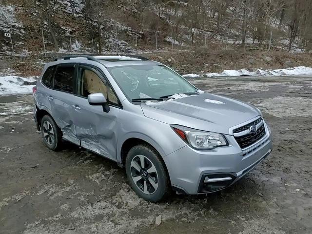 2017 Subaru Forester - Image 12