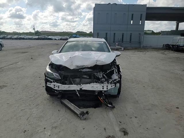 2017 Chevrolet Cruze - Image 11