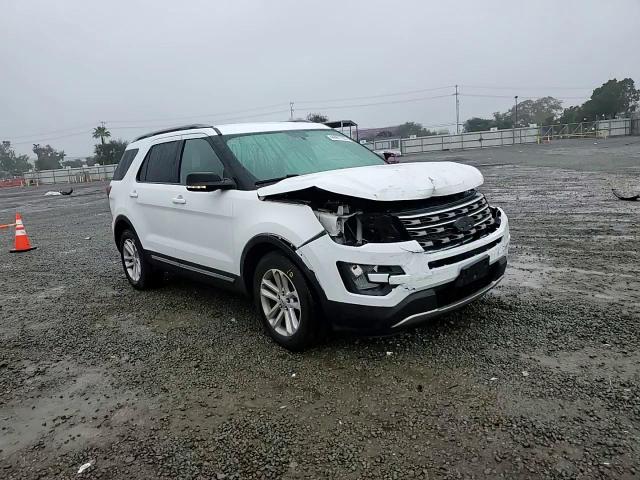 2017 Ford Explorer - Image 10