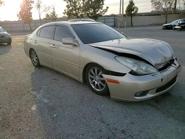 2003 Lexus ES - Image 11