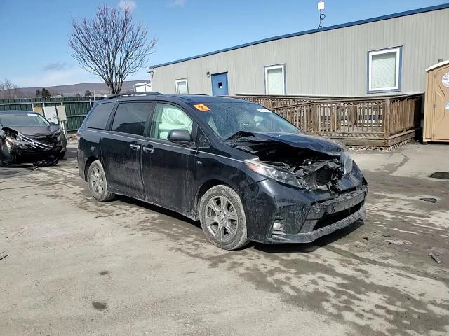 2019 Toyota Sienna - Image 12