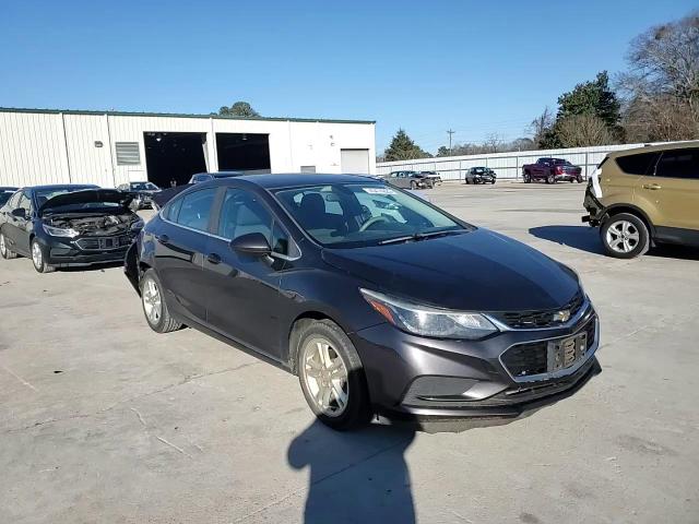 2017 Chevrolet Cruze - Image 11