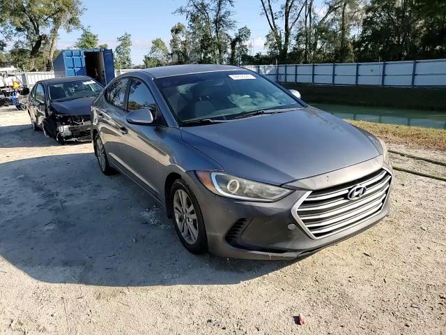 2017 Hyundai Elantra - Image 13