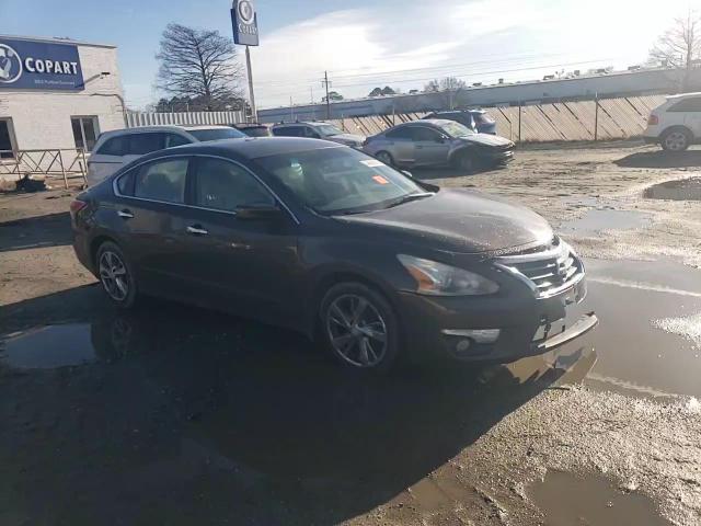 2015 Nissan Altima - Image 11