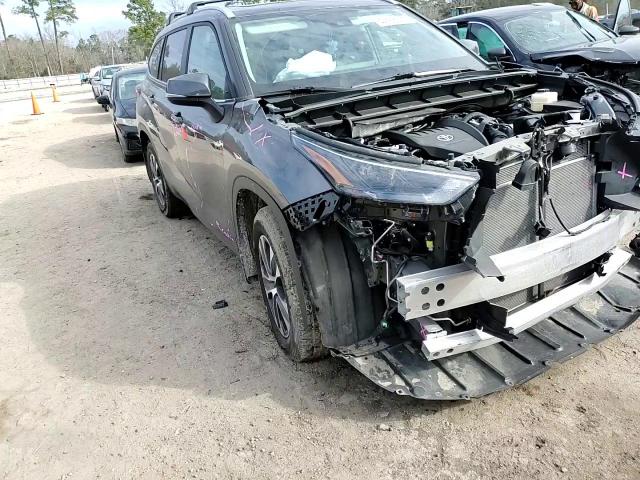 2024 Toyota Highlander - Image 12