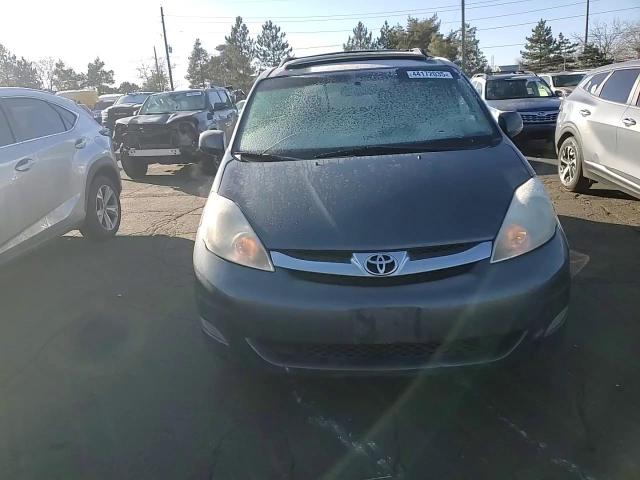 2007 Toyota Sienna - Image 12