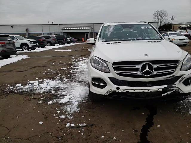 2018 Mercedes-Benz GLE - Image 11