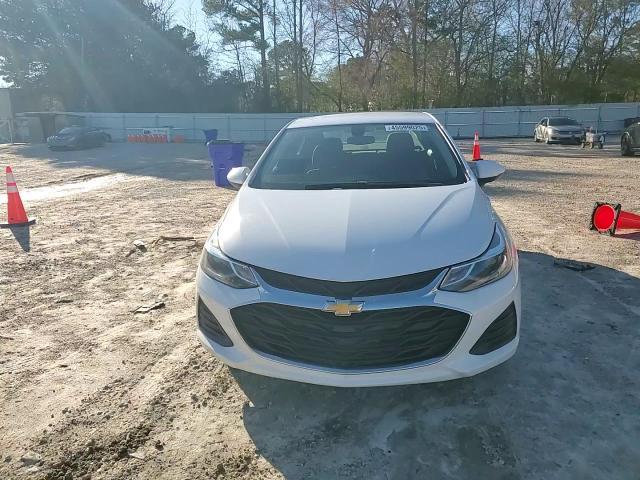 2019 Chevrolet Cruze - Image 10