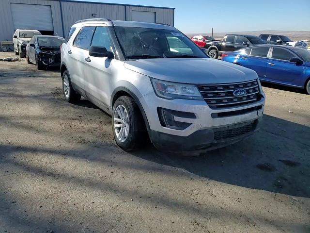 2017 Ford Explorer - Image 12