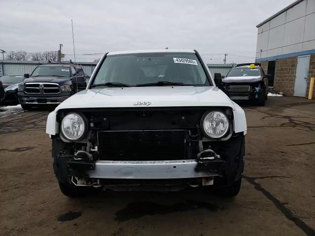 2015 Jeep Liberty (Patriot) - Image 15
