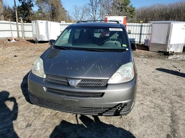 2004 Toyota Sienna - Image 11