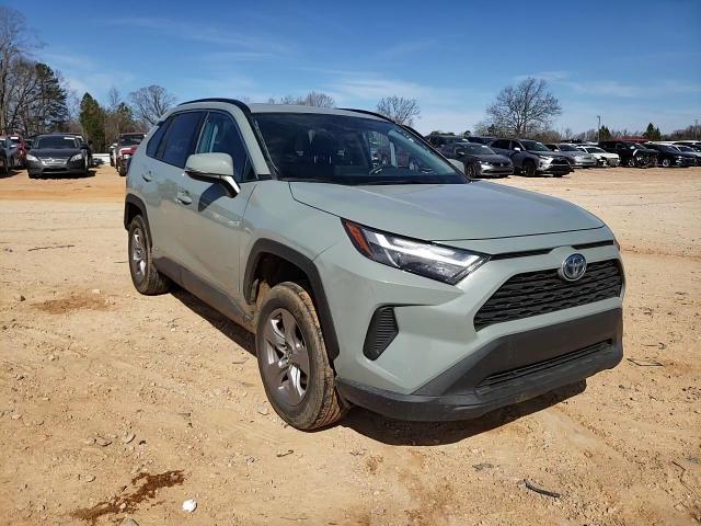 2022 Toyota RAV 4 - Image 12