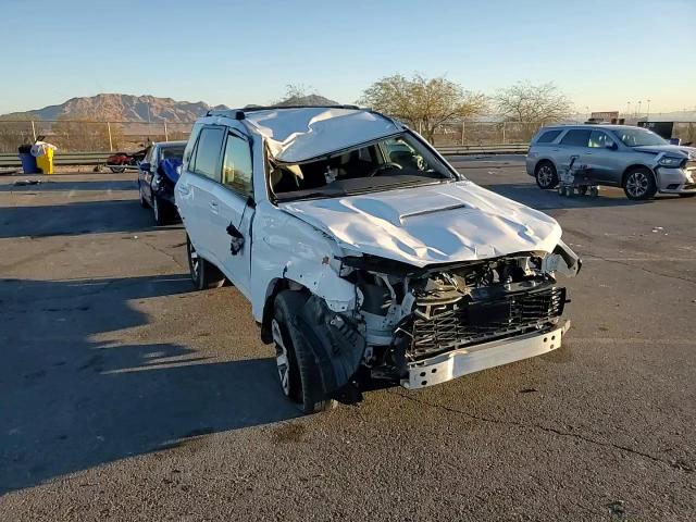 2022 Toyota 4Runner - Image 12