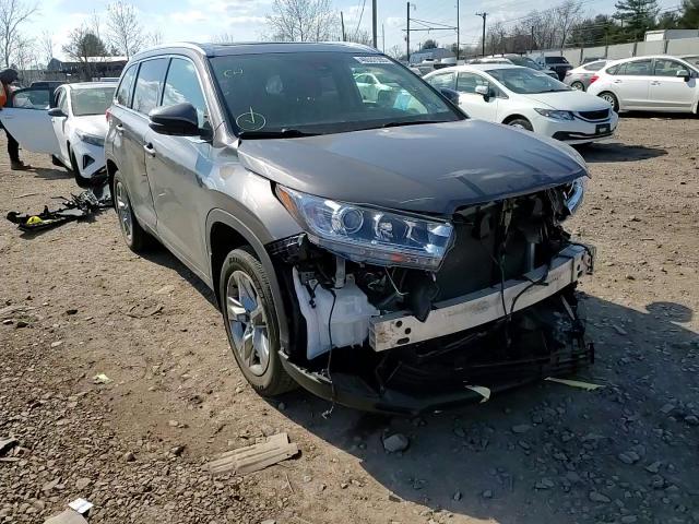 2018 Toyota Highlander - Image 12